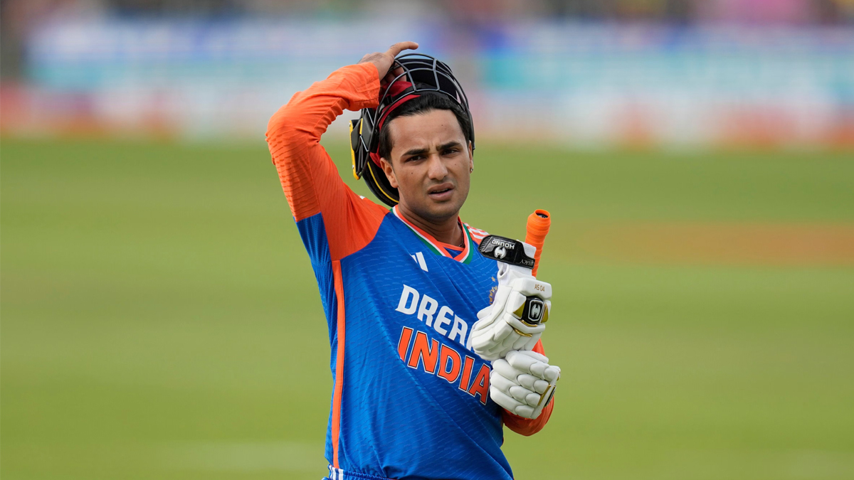 అభిషేక్ శర్మ గాయంపై విమర్శలు