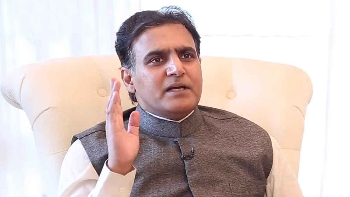 టీవీ డిబేట్‌లో మ‌ళ్లీ దొరికిపోయిన‌ దీపక్‌రెడ్డి.. ఈసారి ప్ర‌ధానిపై..