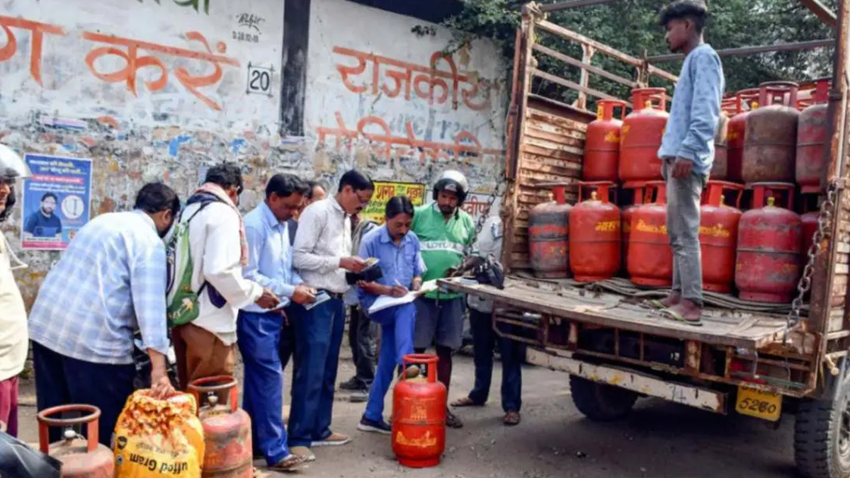 యుద్ధ ప్ర‌భావం.. వంట గ్యాస్ లేక‌ హోటల్స్ మూత‌