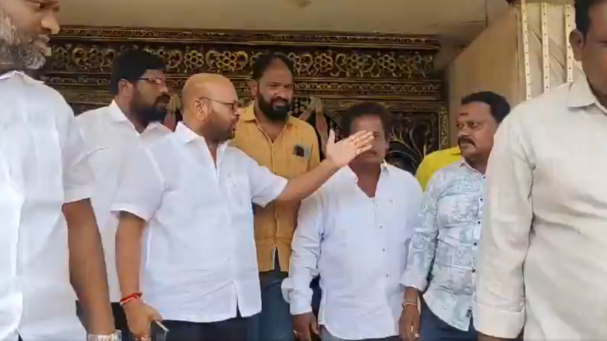 అధికారులపై వర్మ అసహనం