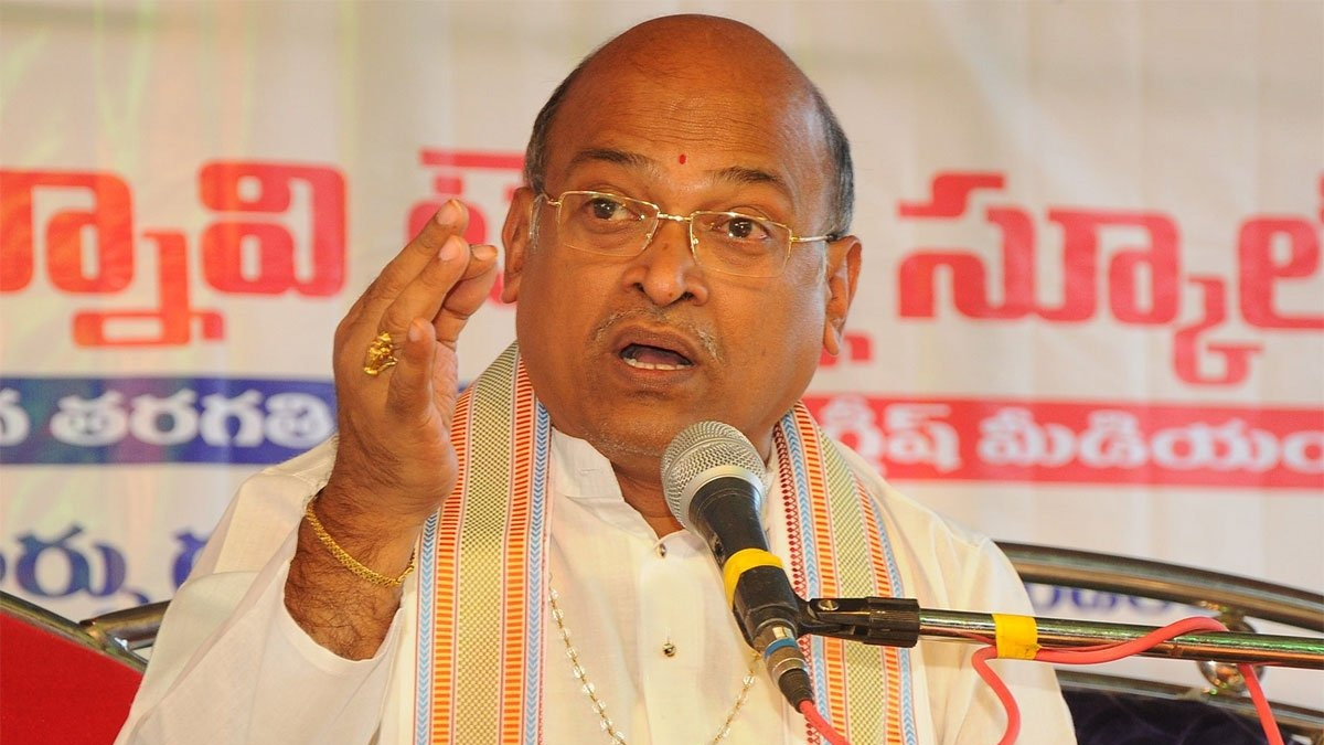 గరికపాటిపై 'గరం గరం'.. ప్రవచనకర్త నోటి వెంట వివాదాలు