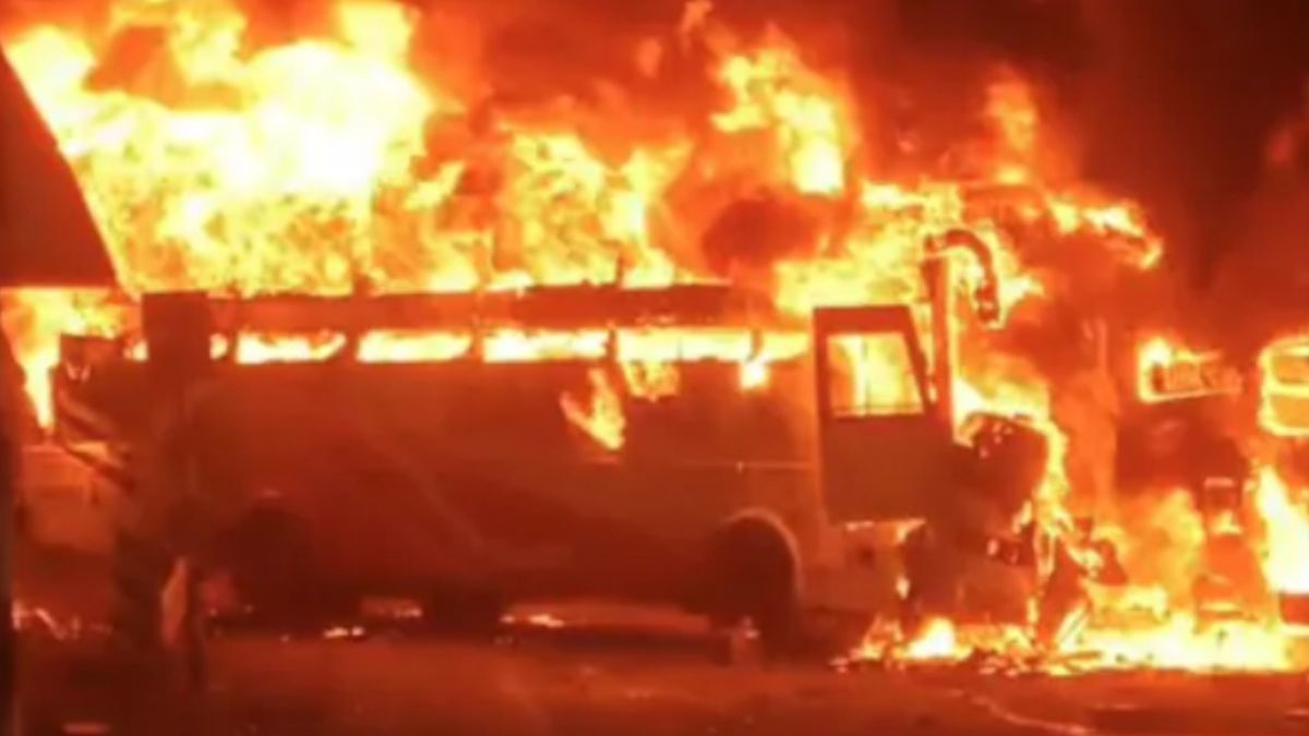 ఏపీలో ఘోర ప్ర‌మాదం.. ప్రైవేట్ బస్సు దగ్ధం, 13 మంది సజీవదహనం