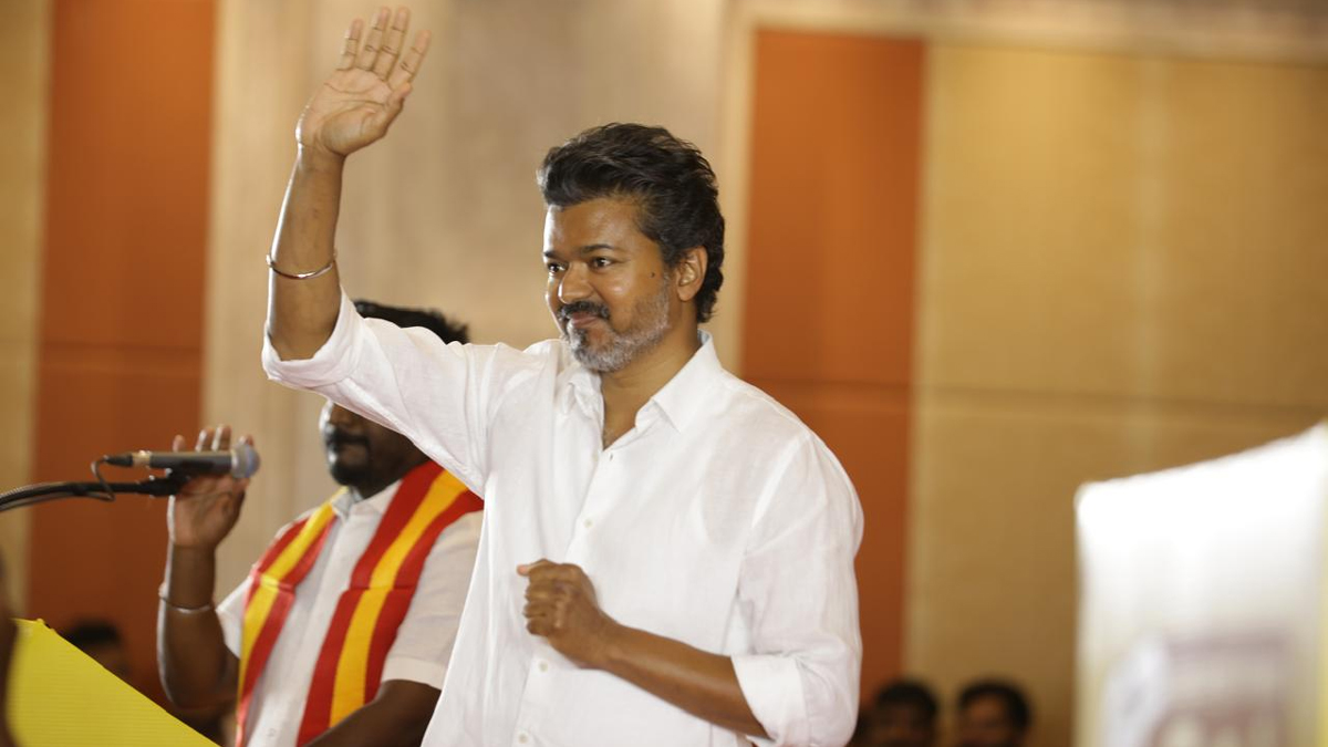 విజయ్ అఫిడవిట్ వివాదం.. రూ.100 కోట్ల ఆస్తి తేడా కలకలం!