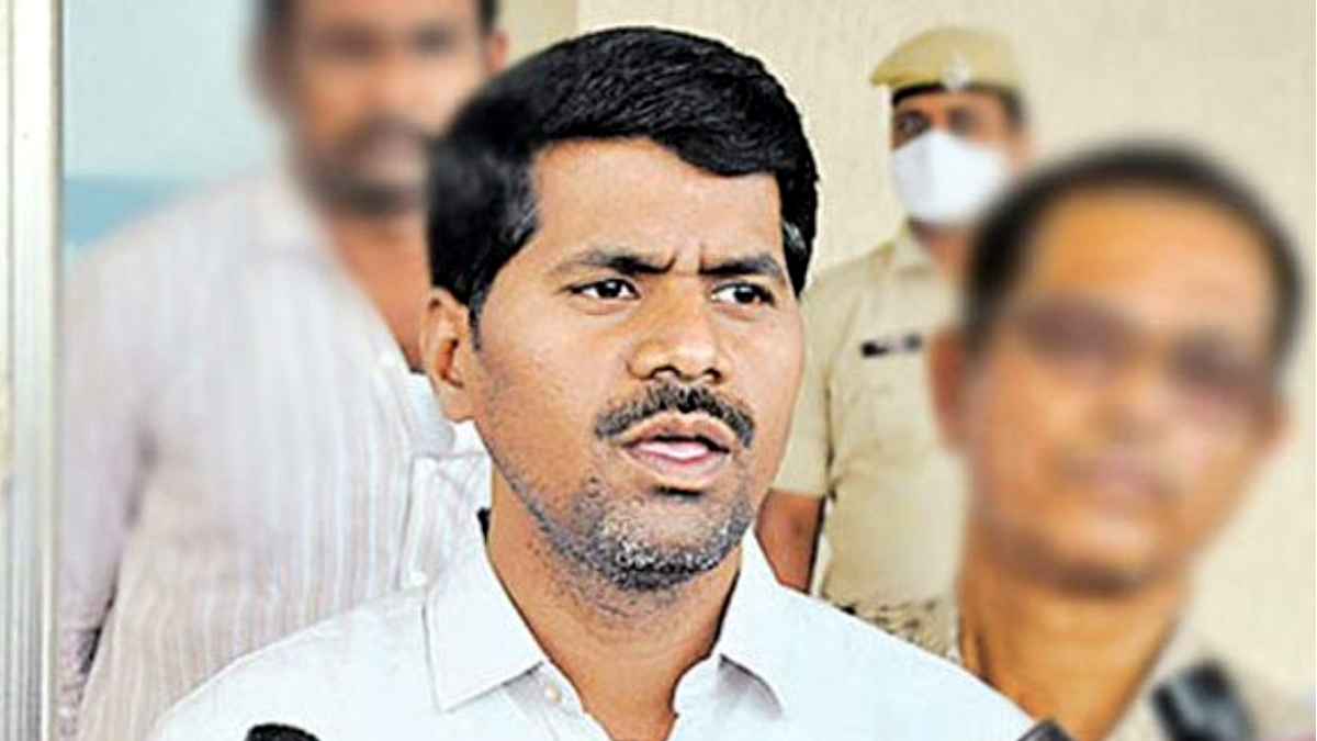 'ఉద్యోగం నుంచి తొల‌గింపు క‌క్ష‌సాధింపే.. నా పోరాటం ఆగ‌దు'