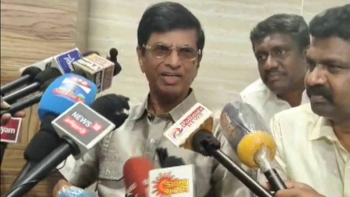 కాంగ్రెస్‌తో కలిసి ప్రభుత్వం.. విజయ్ తండ్రి సంచలన వ్యాఖ్యలు!