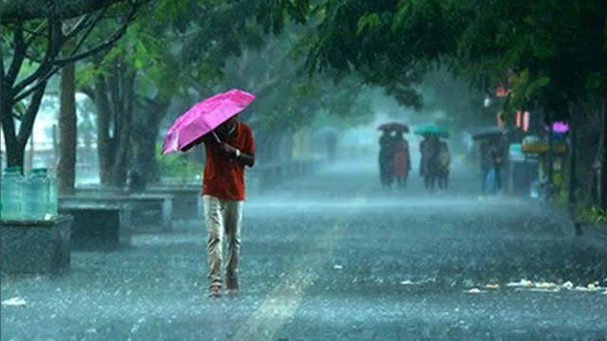 ఎండలకు బ్రేక్.. దేశంలోకి దూసుకొస్తున్న రుతుపవనాలు