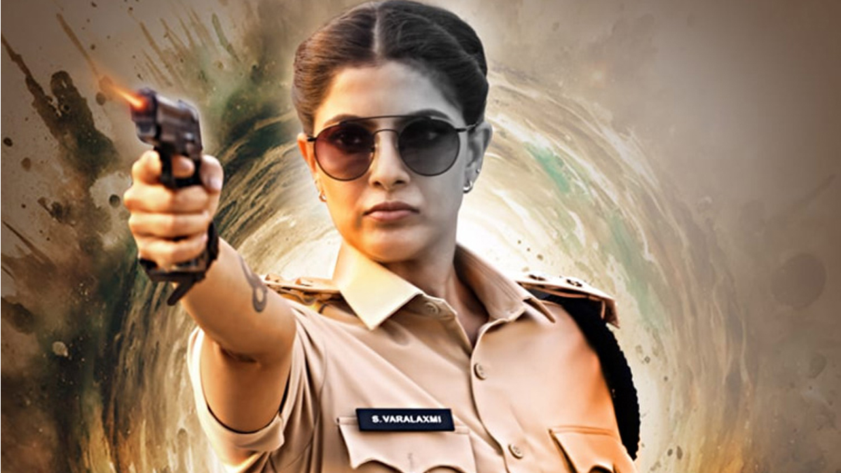 దర్శకుడి ఆరోపణలకు వరలక్ష్మీ ఘాటు కౌంటర్!