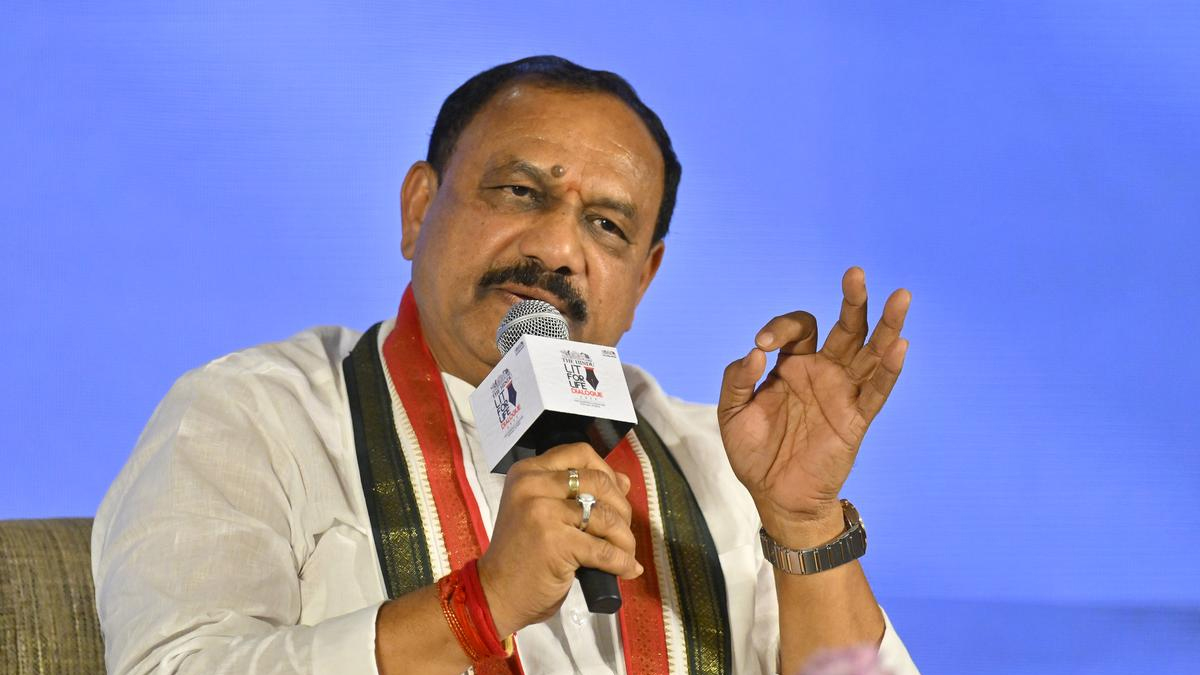 పవన్ కల్యాణ్.. బీజేపీ ఆడిస్తున్న తోలుబొమ్మ