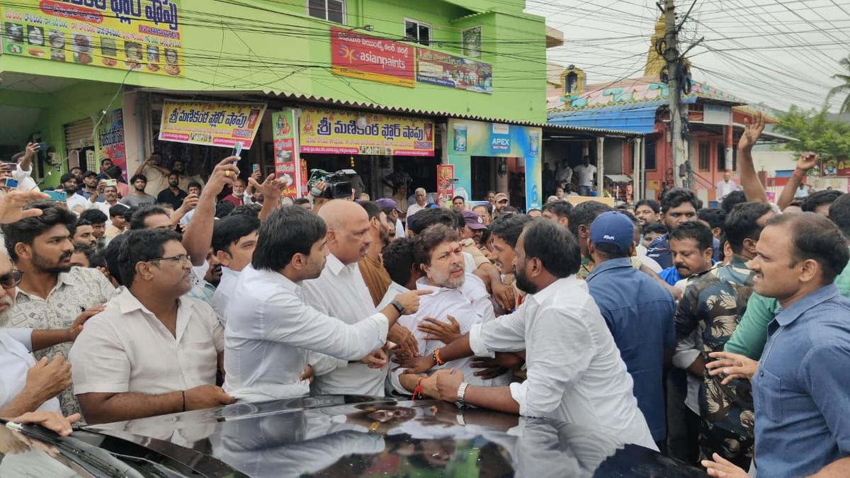 నేటి 'అధికార' దాడులు.. నిజ‌మైన రైతుల‌కు శాపాలేనా.?