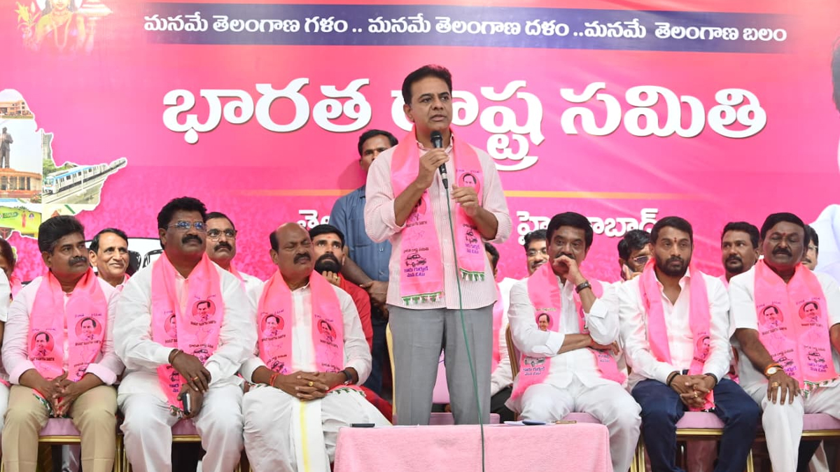 యూరియా కోసం రైతుల కష్టాలు.. సర్కార్పై కేటీఆర్ ఫైర్..