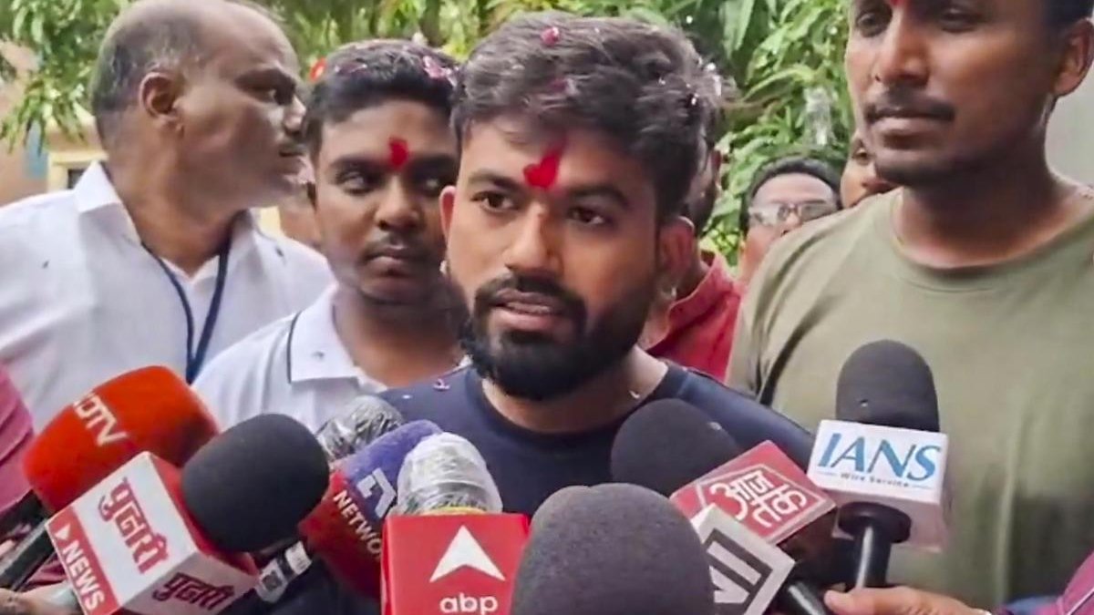 "ధర్మేంద్రను దించినట్లే.. మోడీ ప్రభుత్వాన్ని మార్చేస్తాం"