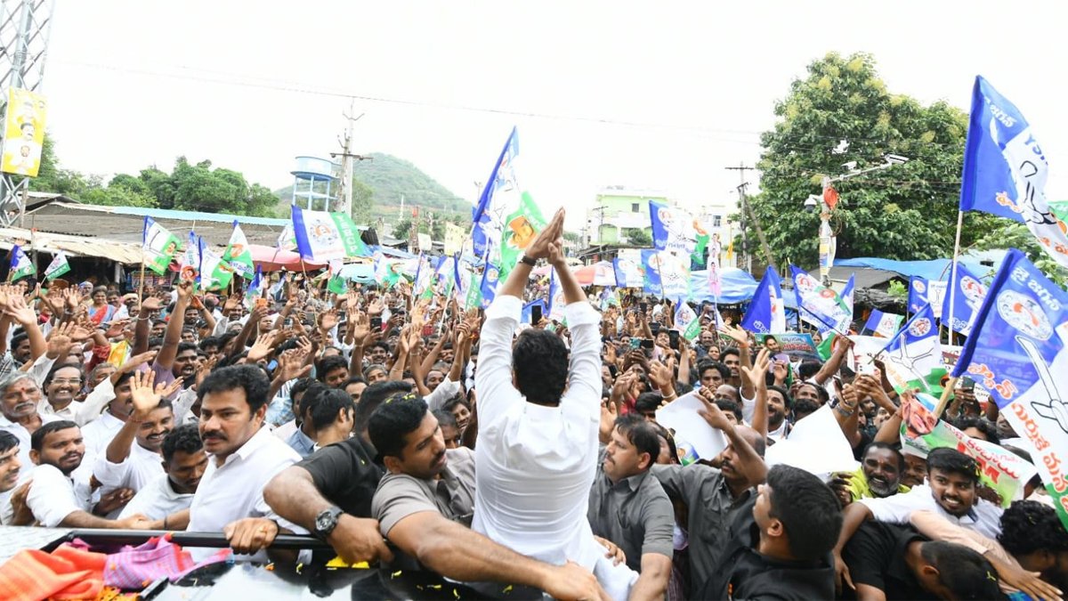 వైఎస్ జగన్ శ్రీకాకుళం పర్యటనపై పోలీసుల తీవ్ర ఆంక్షలు