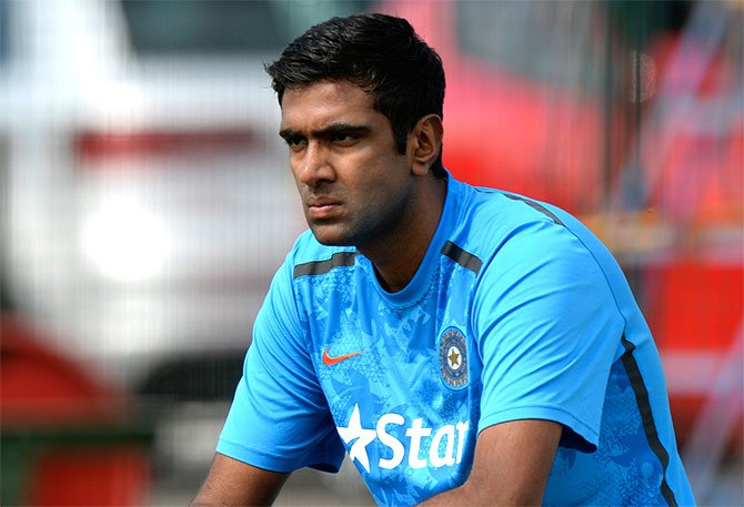 ఇంటికి పోలీసులు రావడంతో అశ్విన్ షాక్.. ఎందుకో తెలుసా?