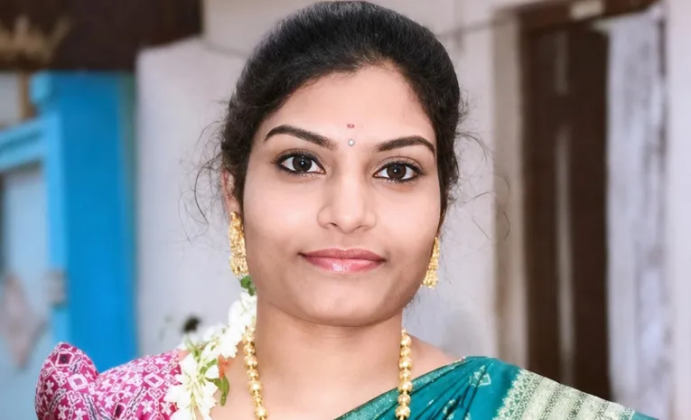 డిప్యూటీ తహసీల్దార్‌ సంధ్య ఆత్మహత్య.. మహబూబాబాద్‌లో విషాదం