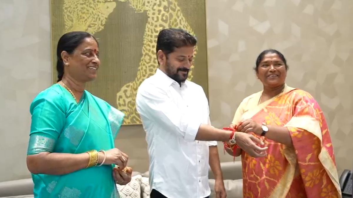 రేవంత్ రెడ్డికి రాఖీ కట్టిన మహిళా మంత్రులు.. కొండా సురేఖ ఆసక్తికర వ్యాఖ్యలు
