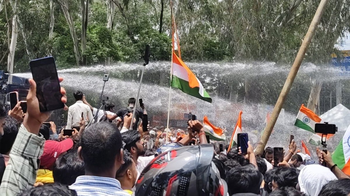 ఝార్ఖండ్లో భగ్గుమన్న యువత.. అసెంబ్లీ ముట్టడికి యత్నం