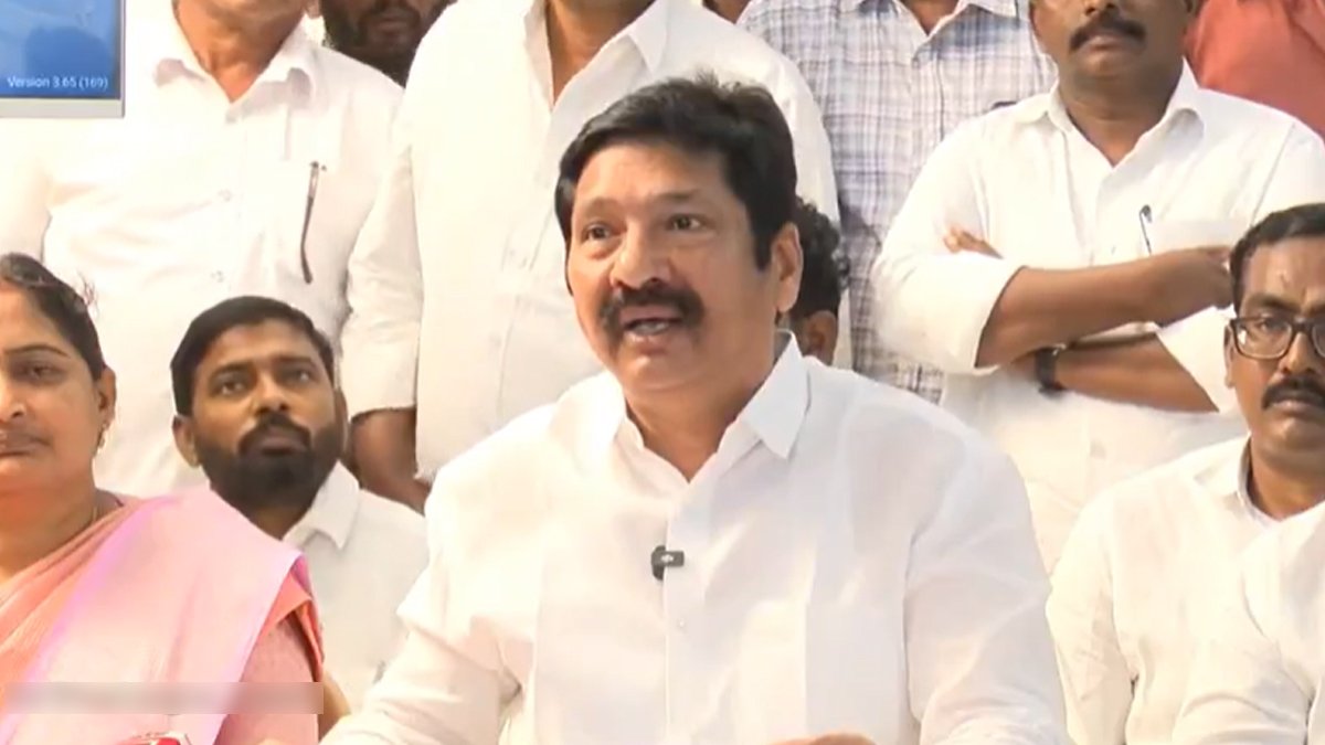 కుటుంబ వివాదంపై తొలిసారి స్పందించిన మాజీ మంత్రి