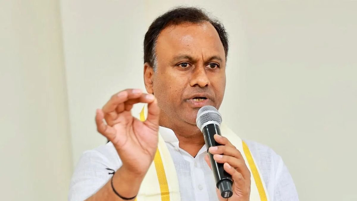 కాంగ్రెస్లో హాట్టాపిక్గా కోమటిరెడ్డి బ్రదర్ వ్యవహారం