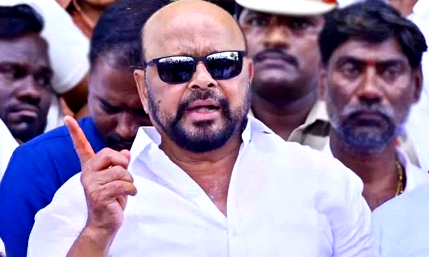 మేము పార్టీ మారడం లేదు: కొండా మురళి