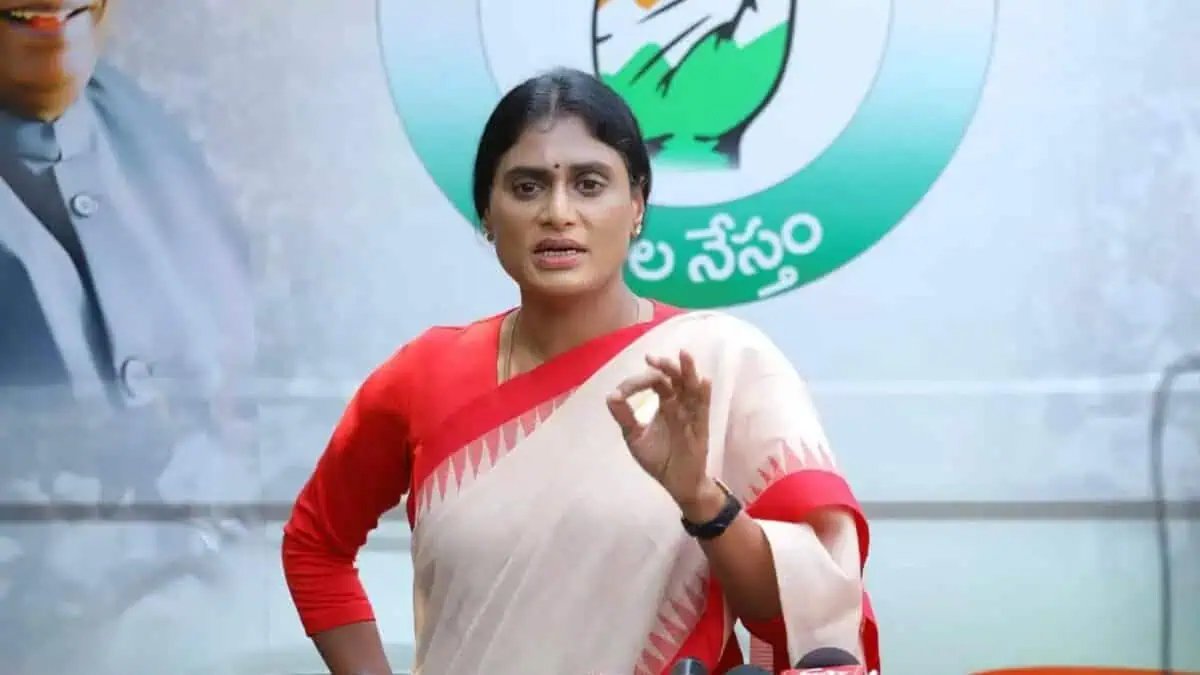 అబద్ధాన్ని అందంగా చెప్పడంలో చంద్రబాబు దిట్ట