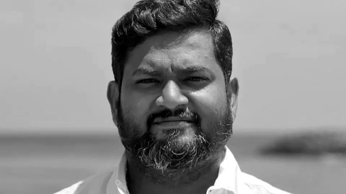 చెన్నైలో టీవీకే నేత దారుణ హత్య.. వెంటాడి కొడవళ్లతో దాడి