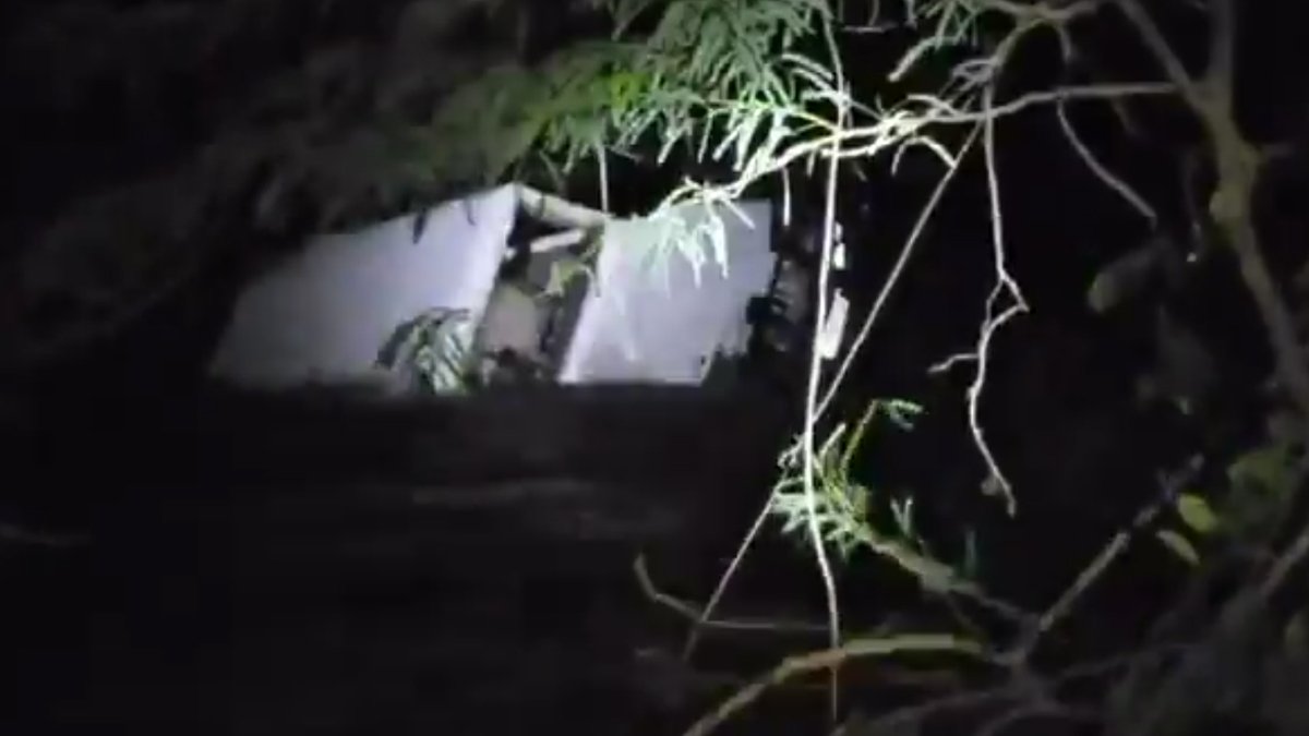 వెలిగొండ ప్రవాహంలో ప్ర‌మాదం.. ఒకరు గల్లంతు