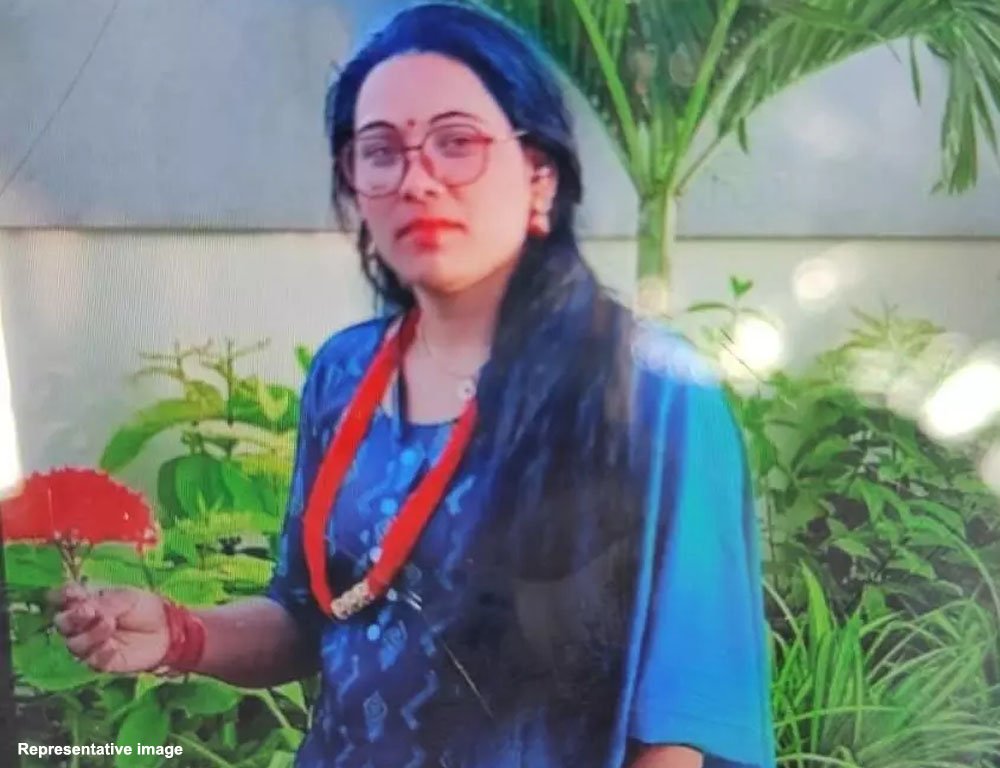 మాజీ ఐపీఎస్ అధికారి భార్య హత్య కేసులో ట్విస్ట్..