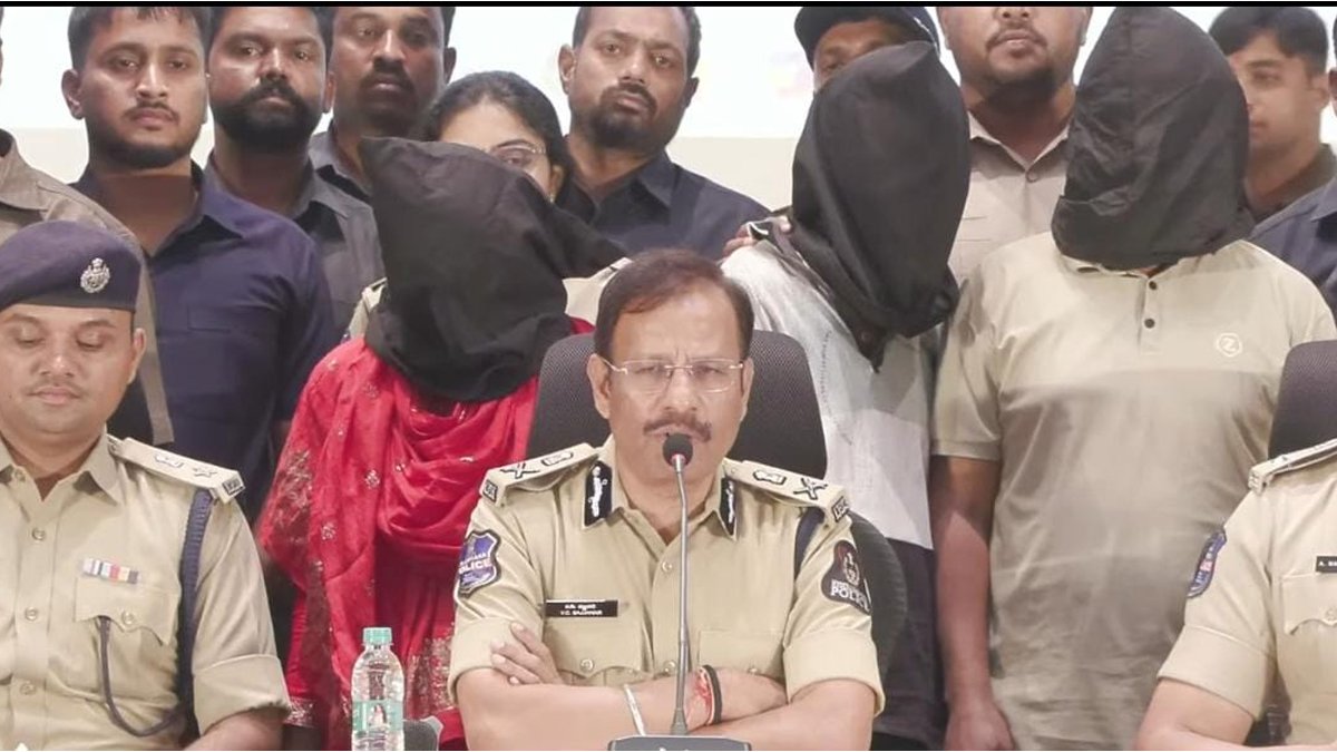 రిటైర్డ్ ఐపీఎస్ అధికారి భార్య హత్య కేసు ఛేదన.. నలుగురు నేపాలీ ముఠా సభ్యుల అరెస్ట్