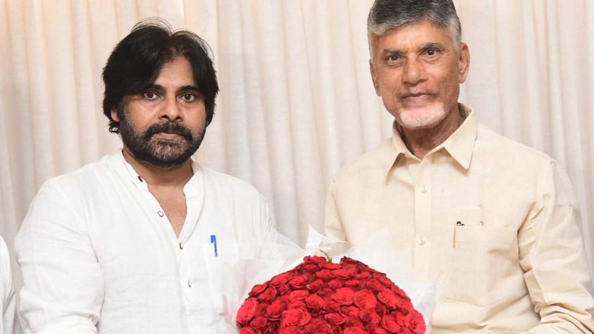 జనసేన కమిటీల రద్దు.. తెర వెనుక ఏం జరిగింది?