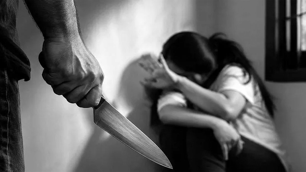 మహిళలపై ఆగని దాడులు.. విజయవాడలో మరో ఘోరం